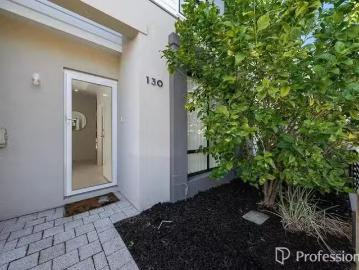 Unique 130 Hanbird Avenue, Aveley, WA 6069