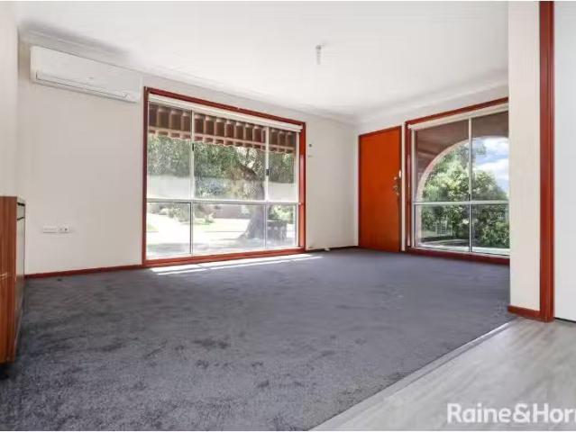 Unique 1/31 Kenneally Street, KOORINGAL Apartment for rent Li.