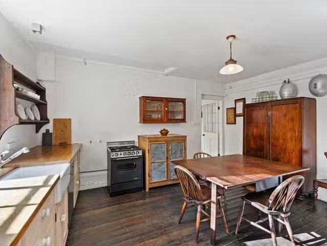 Nice 132 Davey Street, Hobart, TAS 7000