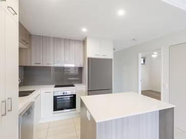 Just in! 133/54 Slobodian Avenue, Eight Mile Plains, QLD 4113