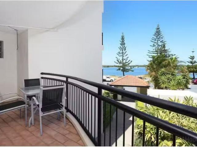 Nice 13/452 Marine Parade, BIGGERA WATERS Apartment for rent.