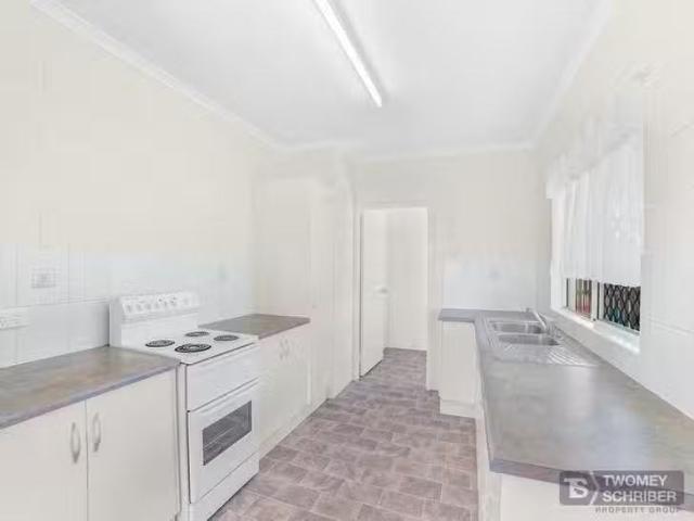 Charming 1/34 Clarke Street, Manunda, QLD 4870