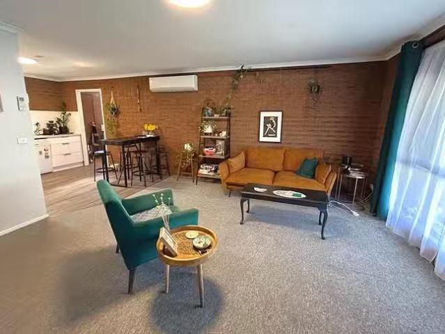 Charming 13/595 Webb Street, Lavington, NSW 2641