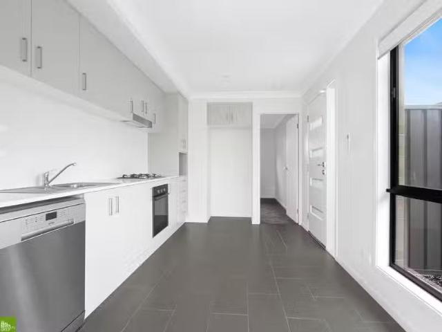 Cheap 1/35 Acland Drive, HORSLEY Apartment for rent Listed by.
