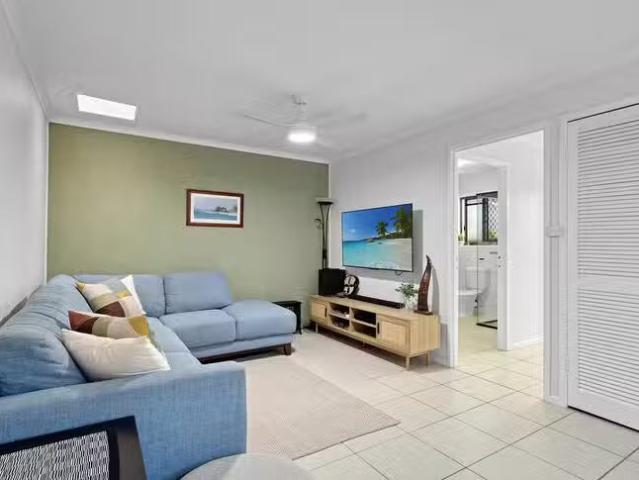 Cheap 1/36 Point Cartwright Drive, Buddina, QLD 4575
