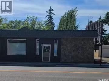Charming 1371B 100Th Street, North Battleford, SK, S9A 0V9 c.