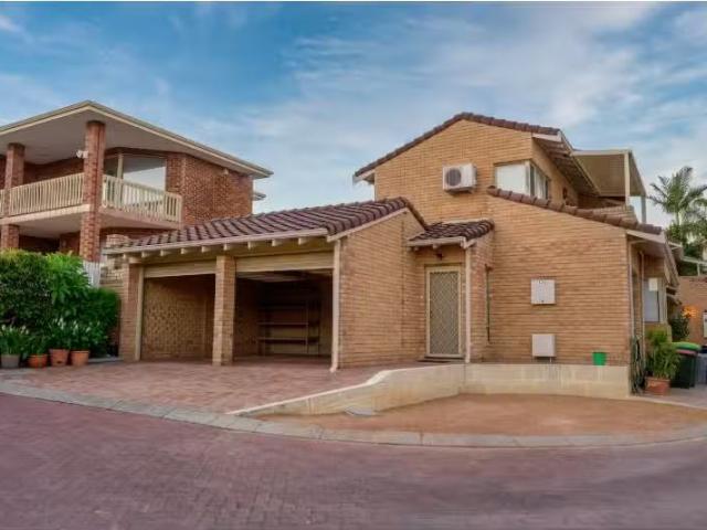 Deal! 138 Joel Terrace, MOUNT LAWLEY House for rent Listed by.