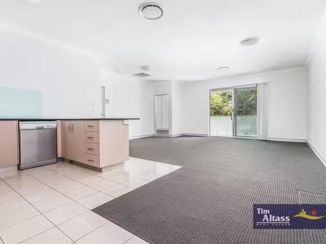 Rental! 13/8 Overend Street, Norman Park, QLD 4170