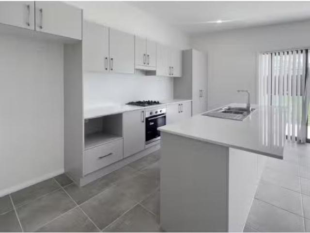 Charming 1/39 Matchless Avenue, Goulburn House for rent Liste.