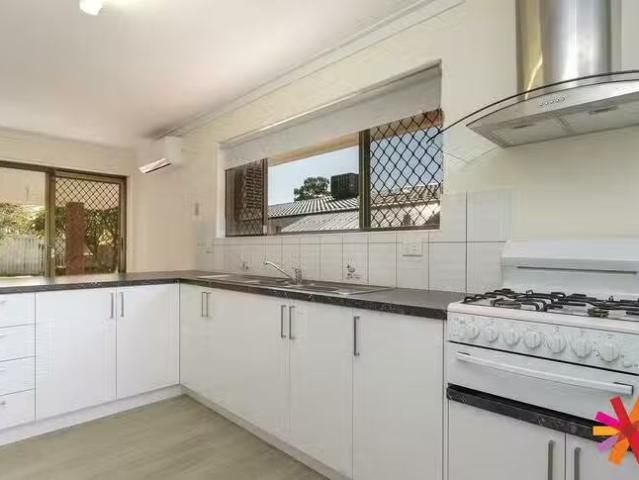 Deal! 17 Whittaker Crescent, Bull Creek, WA 6149