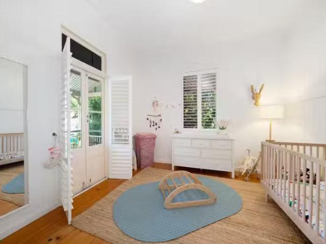 Deal! 17 Williams Avenue, Hendra QLD 4011