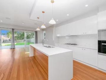 Deal! 17 Brinawa Street, CAMP HILL, QLD 4152 House for Rent