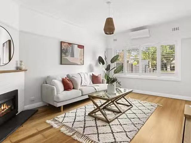 Just in! 1/7 Churchill Avenue, Newtown, VIC 3220