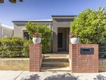 Nice 17 Donatti Retreat, Caversham, WA 6055