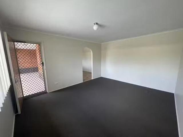 Cheap 1/7 Earls Court, Oakey, QLD 4401