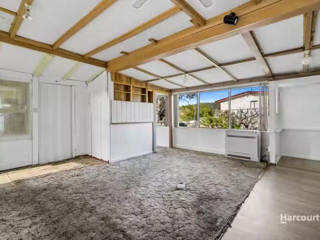 Nice 17 Erle Street, CARLTON RIVER, TAS 7173 House for Rent