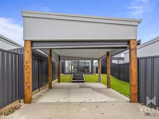 Rental! 17 Heysen Way, Huntly, VIC 3551
