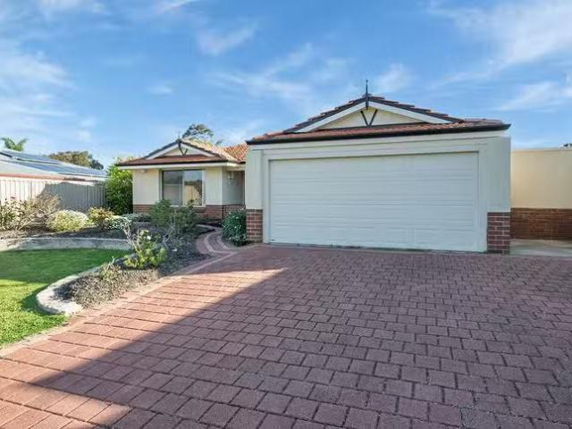 Charming 17 Iandra Loop, Carramar, WA 6031