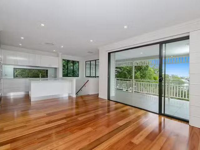 Cozy 17 Oxford Street, Paddington, QLD 4064