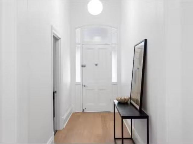 Charming 17 Regent Street, Parkside House for rent Listed by.