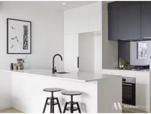Deal! 1405/2 Joseph Road, Footscray, VIC 3011