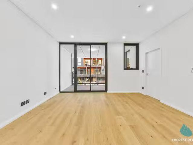 Cozy 140/7 Letitia Street, Zetland, NSW 2017