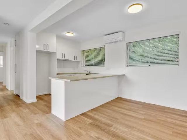 Cozy 1/40 Castlebar St, Kangaroo Point Apartment for rent Lis.