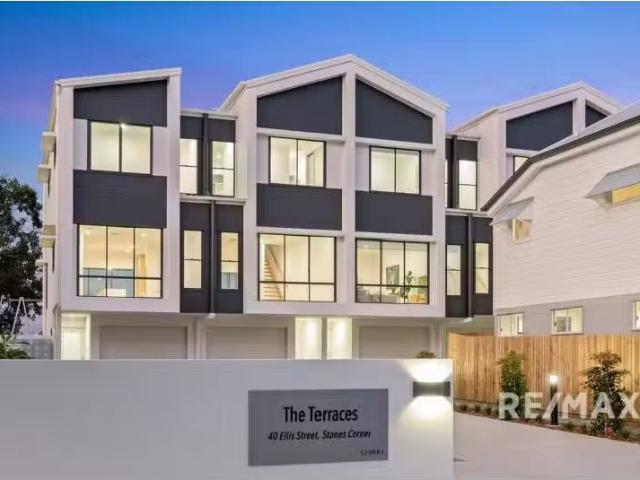 New 1/40 Ellis Street, Stones Corner Townhouse for rent Liste.