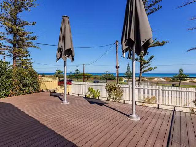 Charming 1/42 Esplanade, Semaphore, SA 5019