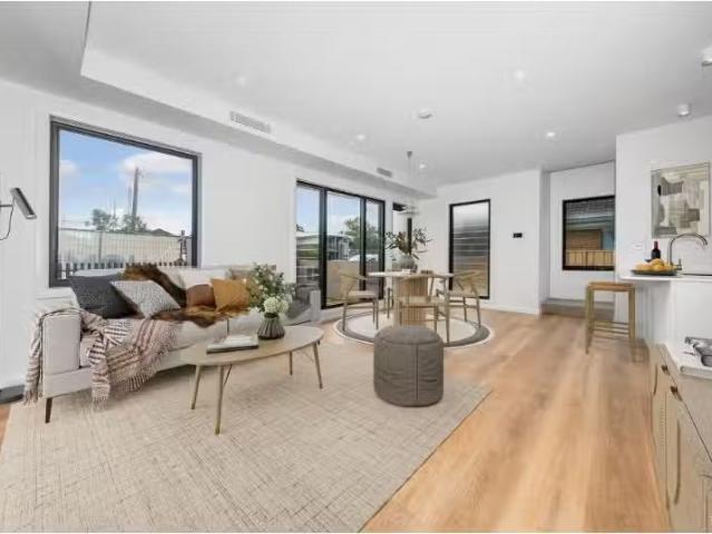 Just in! 1/431 Glebe Road, Merewether Townhouse for rent List.