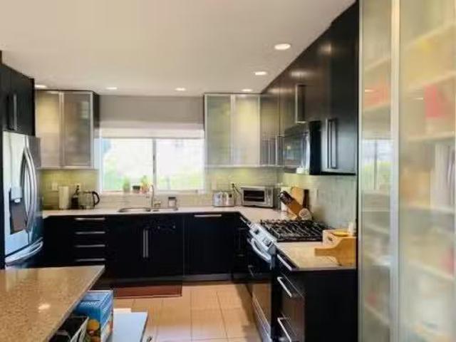 Nice 1432 View Crescent, Delta, BC, V4K 1Z1 house for lease.
