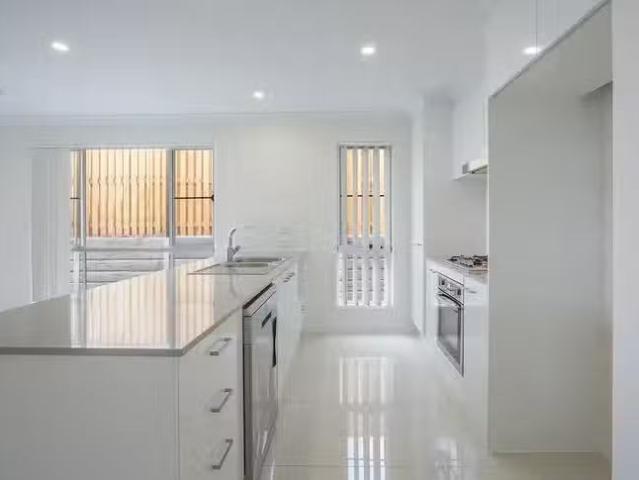 Cozy 1/43 Lauenstein Crescent, Pimpama, QLD 4209