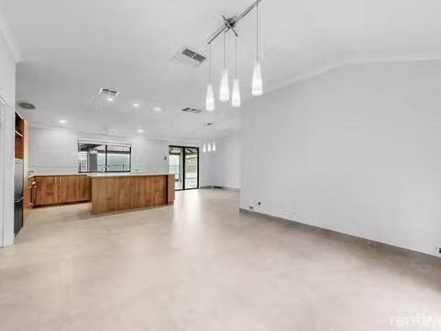 Rental! 145 Campbell Road, Canning Vale, WA 6155
