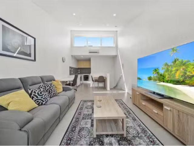 Nice 1/47 Majura Avenue, partson Apartment for rent Listed by.