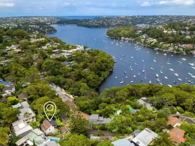 Deal! 14 The Scarp, Castlecrag House for rent Listed by Celes.