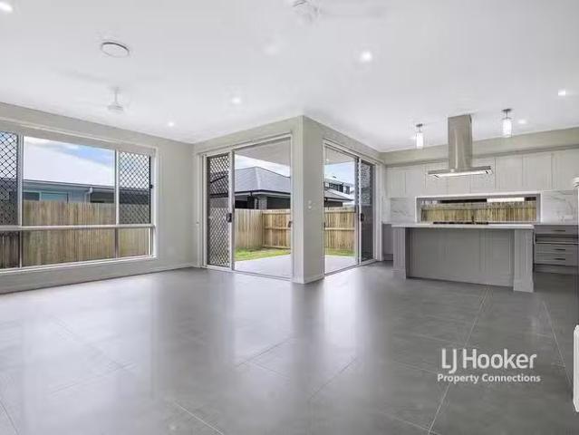 Unique 14 Tiffany Street, Newport, QLD 4020