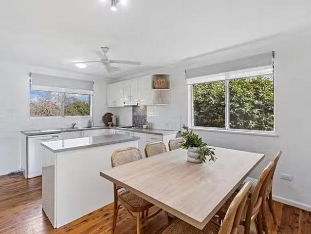 Unique 14 Anzac Place, Orange, NSW 2800