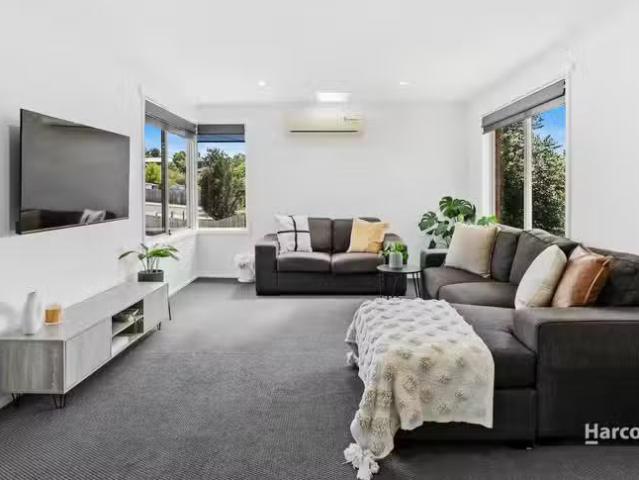 Charming 14 Atkins Street, ROKEBY, TAS 7019 House for Rent
