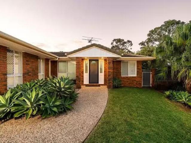 Just in! 14 Barrier Place, Forest Lake, QLD 4078