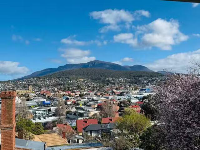 Deal! 14 Bayley Street, GLEBE, TAS 7000 House for Rent