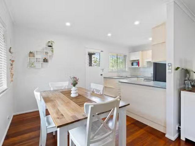 Unique 14 Christina Street, Wellington Point, QLD 4160
