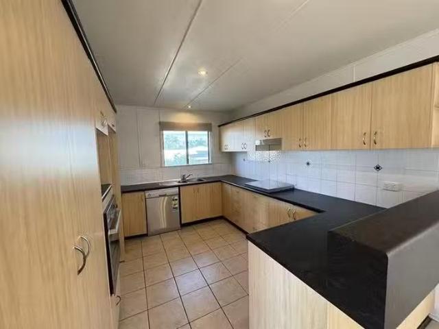 For Rent! 14 Crocker Street, Heatley, QLD 4814