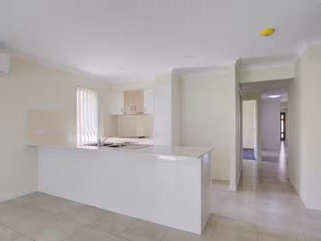 Charming 14 Innsbruck Way, Bahrs Scrub, QLD 4207