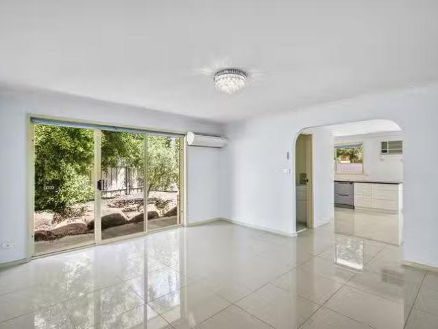 Cheap 1/4 Jervis Place, Tatton, NSW 2650