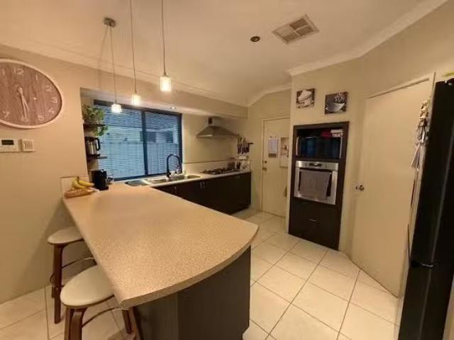 Nice 14 Panton Drive, Success, WA 6164