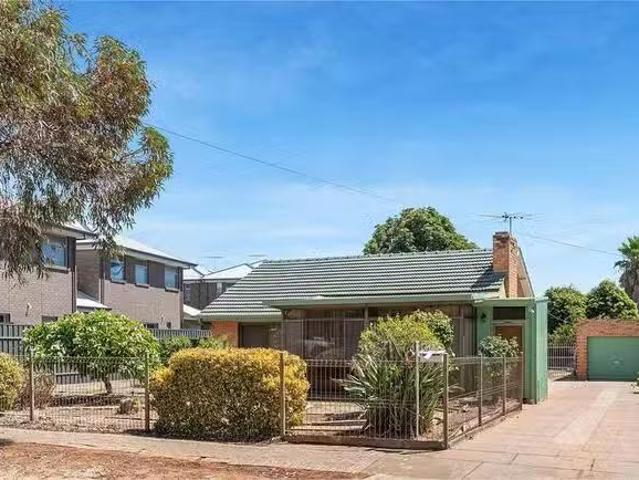 Cozy 14 Pasteur Street, Elizabeth Vale, SA 5112