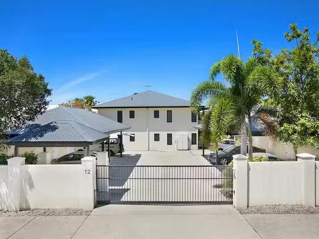 Unique 15/10 12 Oyster Court, Trinity Beach, QLD 4879