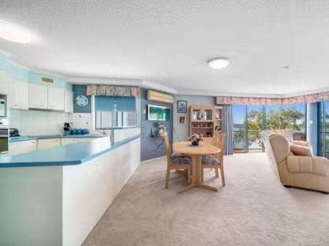 Cozy 15/12 Picnic Point Esplanade, Maroochydore, QLD 4558