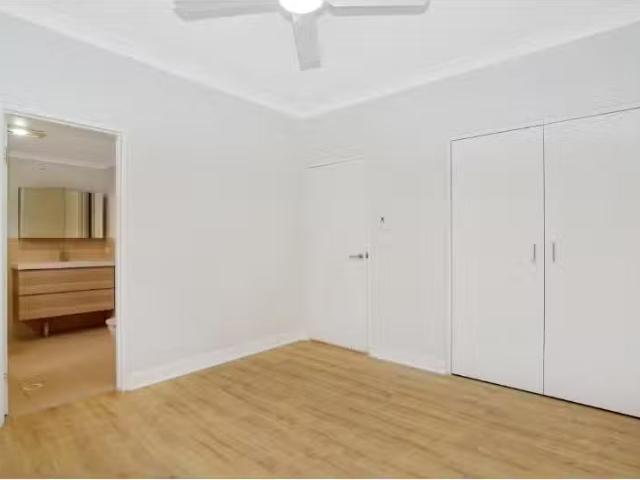 Rental! 15/12 20 Kinarra Avenue, Wyoming Apartment for rent L.