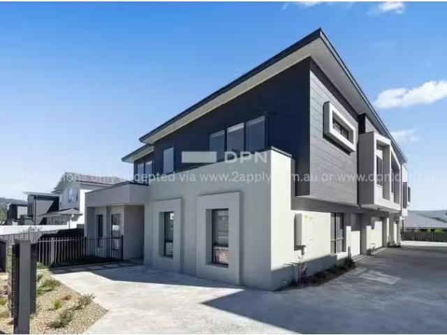 Charming 1/53 55 Raleigh Street, ALBION PARK Townhouse for ren.